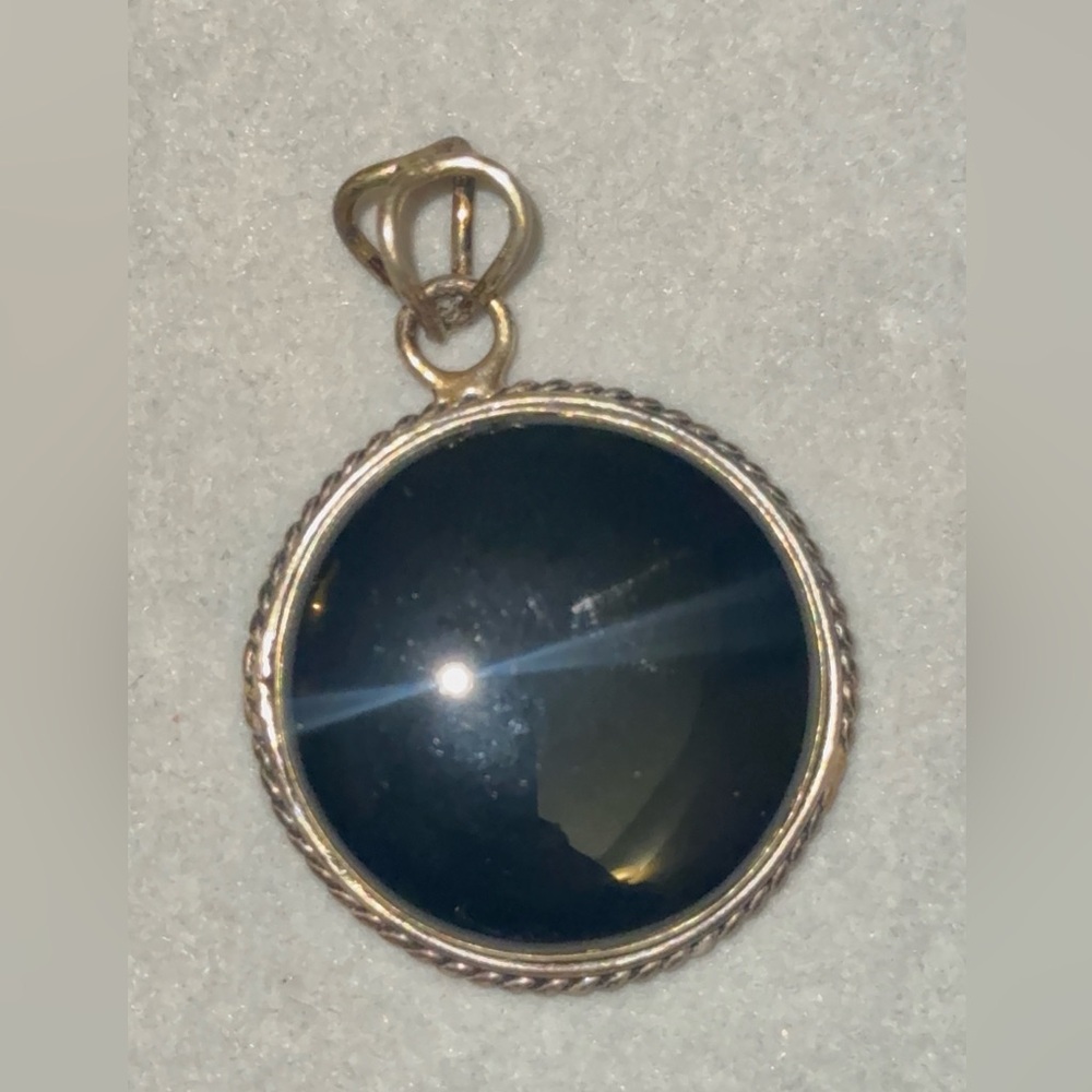 Elegant Black Pendant Necklace